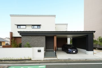 ビルドインガレージのあるシンプルラグジュアリーな家【浜松 / 注文住宅】